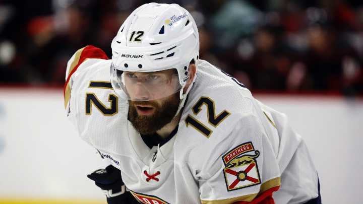 Panthers sign forward Jonah Gadjovich to two