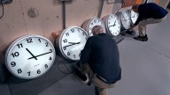 Esto es lo que le sucede a tu cuerpo cuando los relojes se “retrasan” una hora
