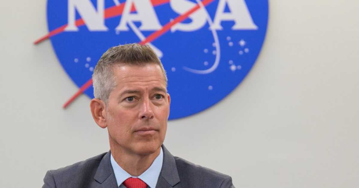 Elon Musk to Sean Duffy: “Why Are You [Gay]?”