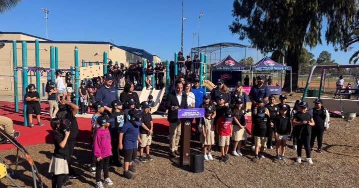 San Diego Wave celebrate playground resurfacing project