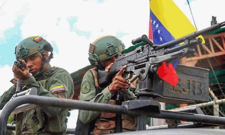 Ministro Padrino López supervisó Ejercicios Militares Especiales