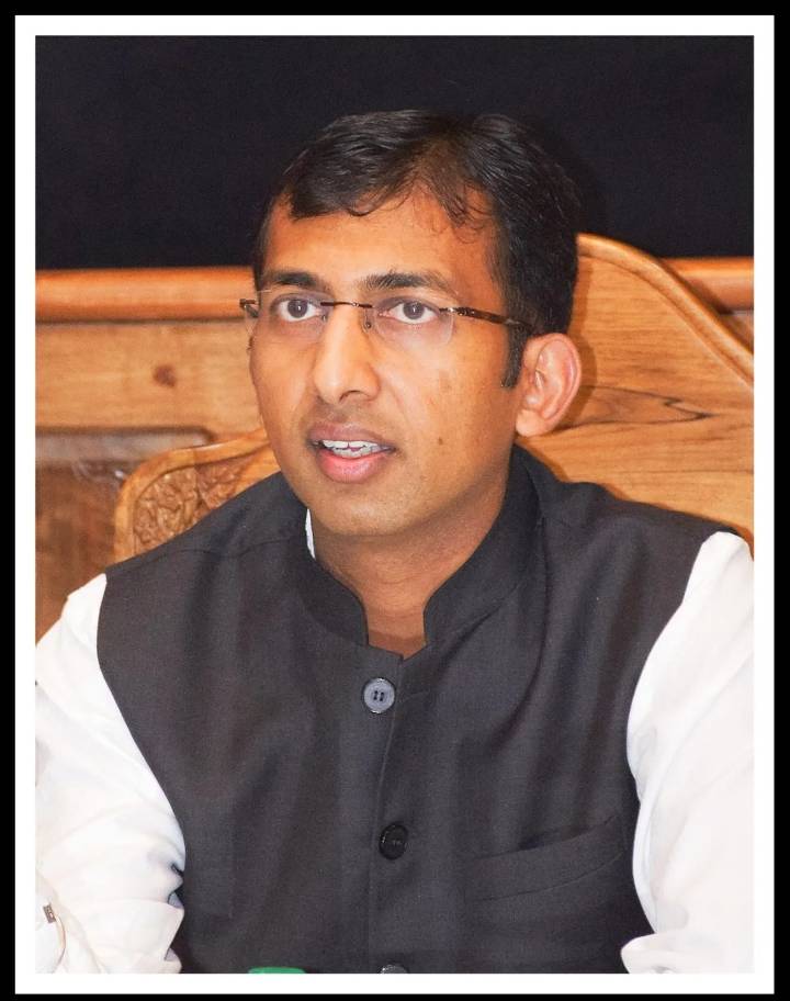 Div Com Kashmir invites tourists to Valley, says admin fully prepared for winter