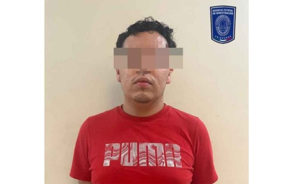 Le encuentran arma larga dentro de su automóvil, es arrestado