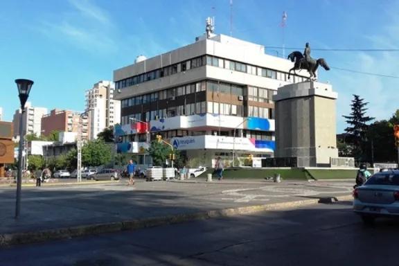 Neuquén capital pagará los sueldos municipales con un aumento del 6,95% y recursos propios