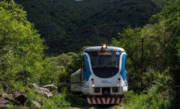 Es igual de imponente que el tren de las Nubes, pero sale solo $4000