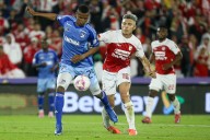 Millonarios revivió, ganó con uno menos y dejó a Santa Fe sin puntos