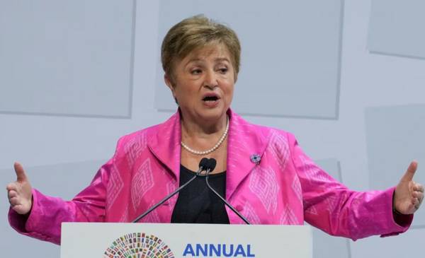 En un contexto regional complejo, el FMI insiste en que la Argentina acumule reservas