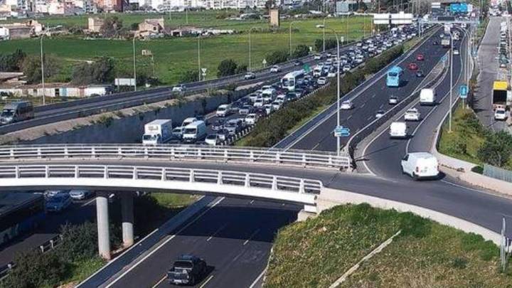 La patronal de 'rent a car' achaca los atascos en Baleares a la falta de transporte púlico