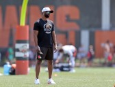 Browns face critical trade deadline decision: Buy to capitalize on elite defense or protect future draft capital?