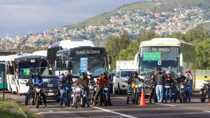 ¿Qué Pasa en la México-Pachuca Hoy? Autos Van en Sentido Contrario Hacia CDMX