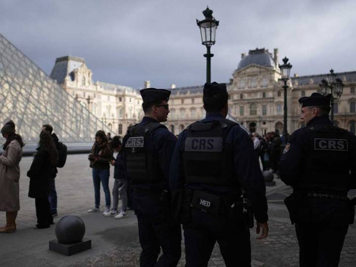 Paris police acknowledge major gaps in Louvre’s defences after theft