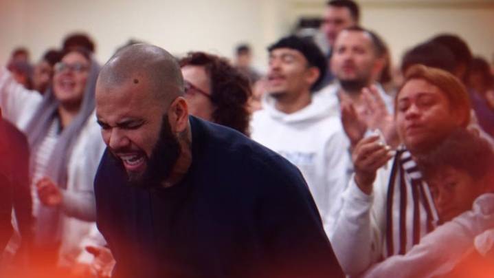 Tras estar preso, Dani Alves se convirtió en predicador evangélico