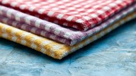 Ni cada 1 ni 3 meses: la frecuencia con la que tenés que lavar los trapos de la cocina, según un experto