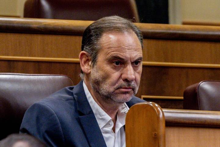 La UCO detecta gastos de Ábalos y pagos del PSOE que no cuadran