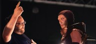 Quién es el argentino que dirigió una película de ciencia ficción con Mads Mikkelsen en España