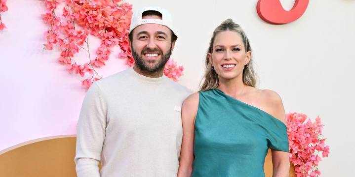 The True Story and Romance Behind Netflix’s ‘Nobody Wants This’