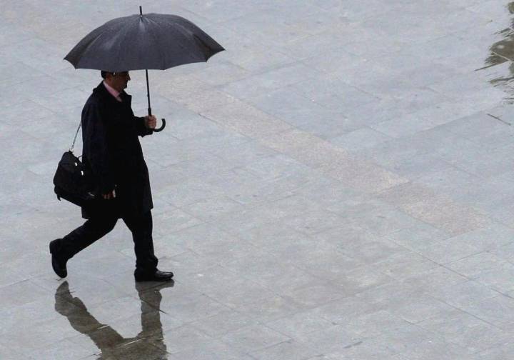 La lluvia entra de lleno este domingo en León