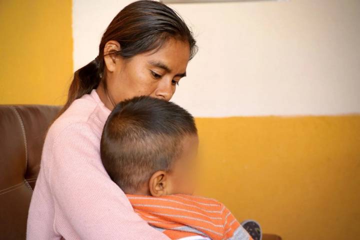 Instituciones de CDMX actuaron en detrimento de una mujer indígena y la separaron de su bebé