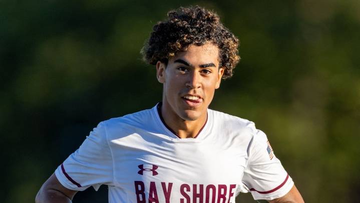 Tuesday's high school sports roundup: Field hockey, soccer and badminton scores from across Long Island