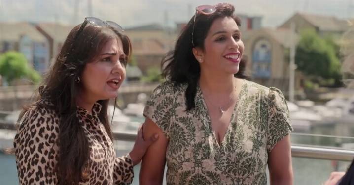 Antiques Roadshow guests say 'show me the moolah' after camera crew apology