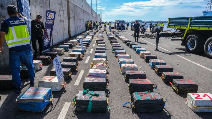 Los GEO interceptan 4.000 kilos de cocaína en alta mar en aguas próximas a Canarias, con un valor de 21,4 millones