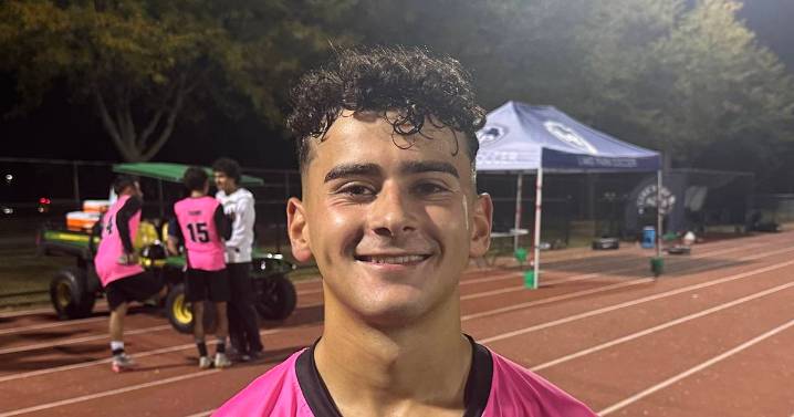 Jonathan Ademi’s early two goals paces Lake Park to big victory over St. Charles East