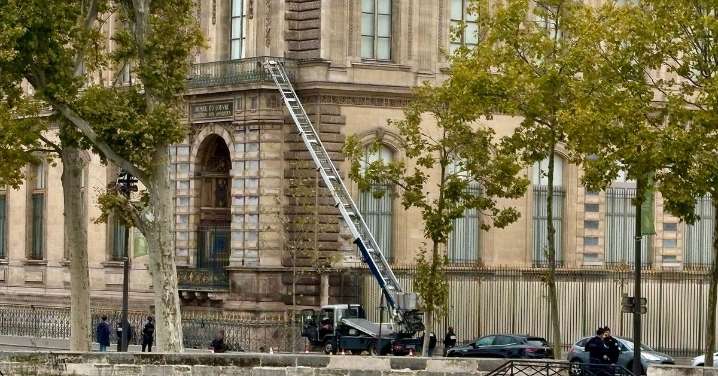 Louvre heist: How a German freight lift became an unexpected social media star