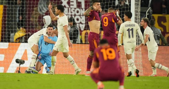 Insólito: Roma pateó tres veces un penal, los erró todos y perdió por la Europa League