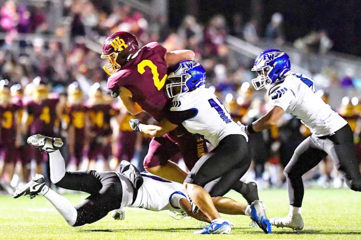 EHS, WRHS so far undefeated — so who will win The Battle of the Bridge?