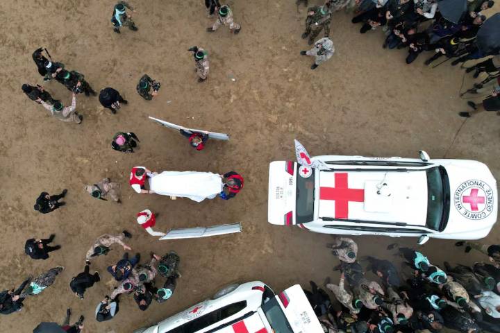 Israel restringirá acceso de ayuda humanitaria a Gaza hasta que Hamás entregue todos los...