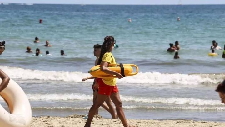 Alicante cambia el presupuesto de Turismo para pagar facturas atrasadas del socorrismo