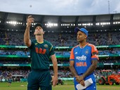 Australia need 126 to win Melbourne T20I against India