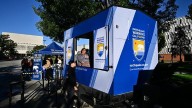 Simulador de terremotos ayuda a los californianos a prepararse para El Grande