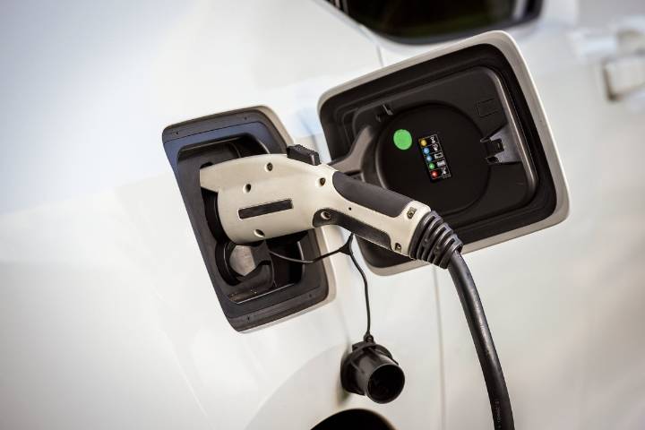 MIT scientists discover how to make batteries charge faster