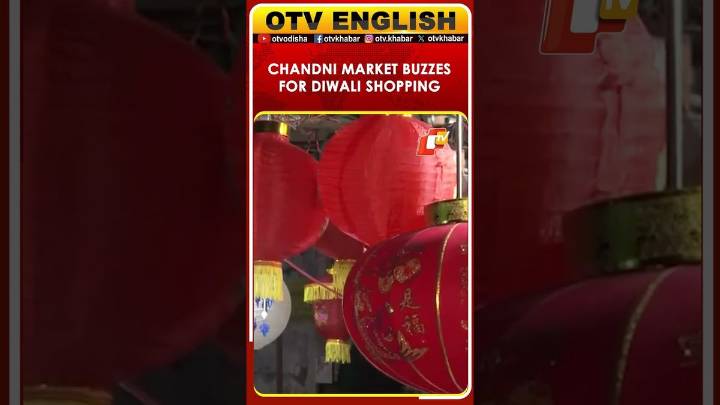 Kolkata’s Chandni Market Bustles With Crowds For Diwali Celebrations
