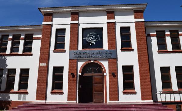 Contar su lucha: así trabaja Casa de la Identidad de Abuelas de Plaza de Mayo