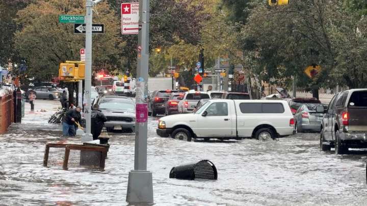 Mueren Dos Personas Durante Inundaciones por Fuerte Tormenta en Nueva York