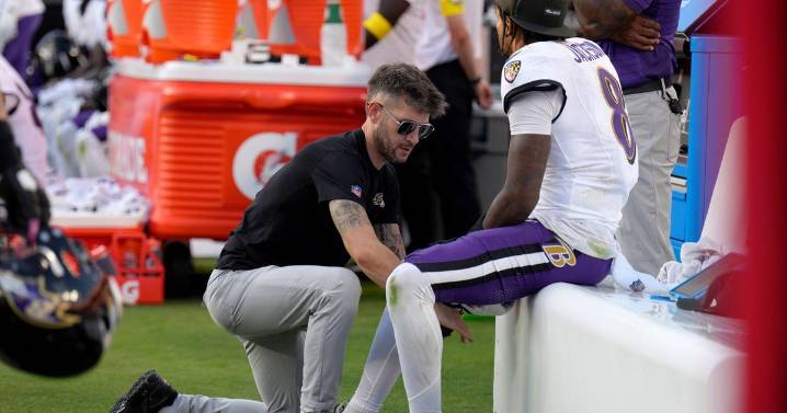 QB Lamar Jackson, 7 other Baltimore Ravens miss practice Wednesday due to injuries