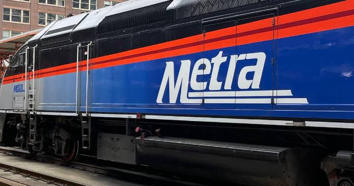 Metra customers not allowed to use motors to propel e-bikes, e-scooters onto train – Shaw Local