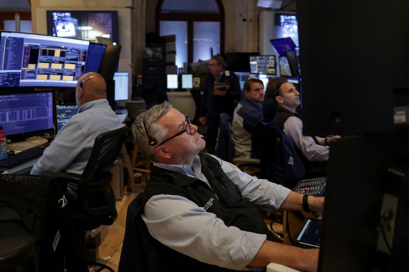 US equity funds see outflows on profit booking, government shutdown uncertainties