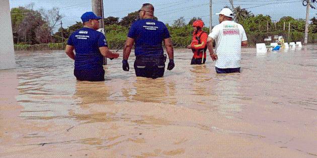Puerto Vallarta en desgracia; tormenta deja daños y un muerto (FOTOS)