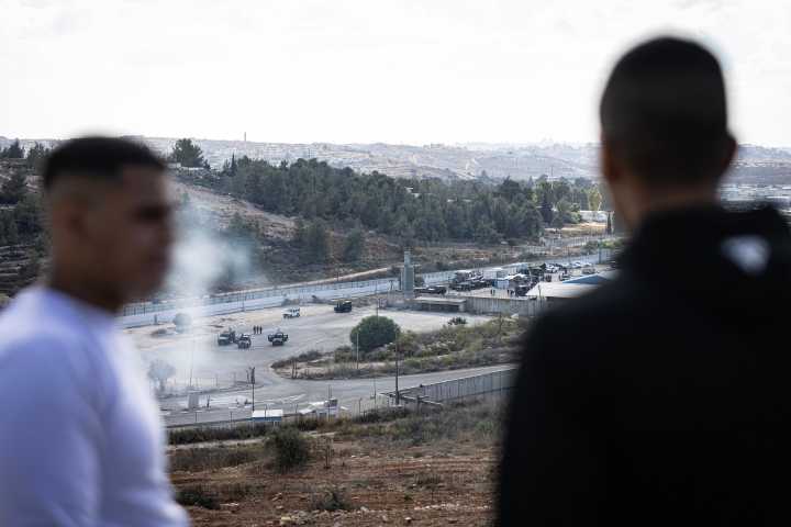 154 Freed Palestinian Prisoners Reportedly Being Forced Into Exile by Israel
