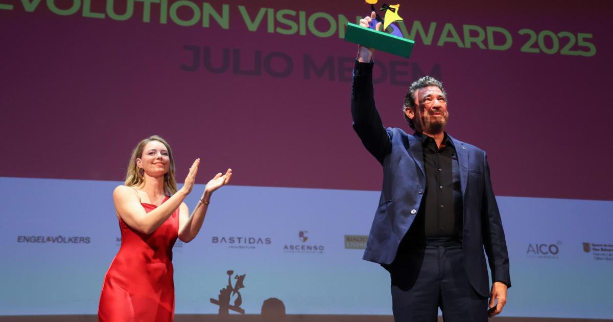 El Evolution se despide en el Principal con una gran ovación para Julio Medem