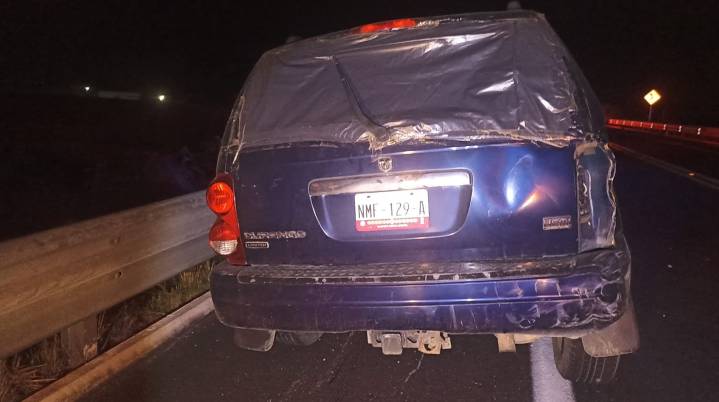 Localizan vehículo abandonado tras aparatoso accidente en la autopista Siglo XXI