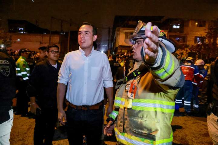 José Jerí acudió a la zona del incendio en Pamplona Alta y anuncia medidas para damnificados