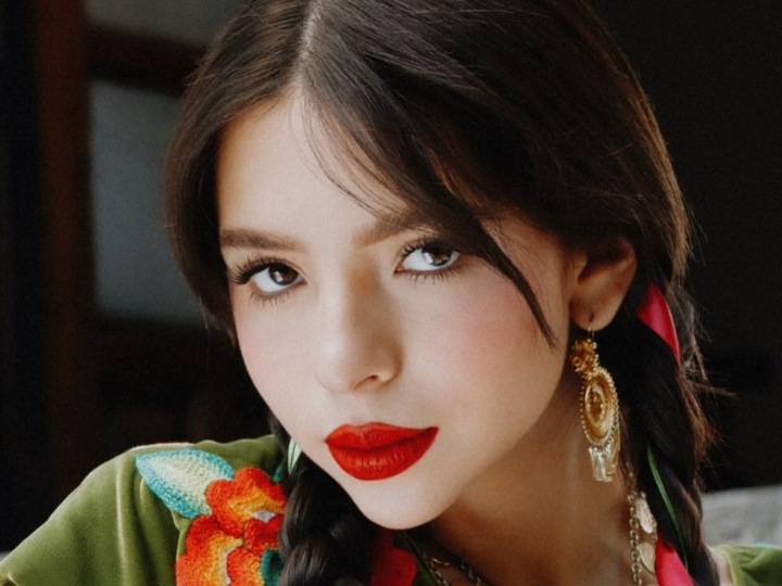 Ángela Aguilar quiso ser como Rosalía y solo se ganó el hate por copiarle su idea musical