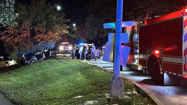 1 person injured after crash in Clifton