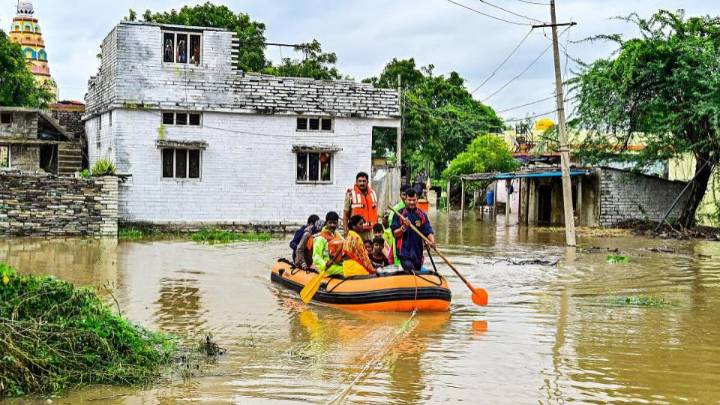 Centre Govt Sanctions Rs 1,950 Cr SDRF Aid To Karnataka, Maharashtra 'Flood Relief'
