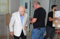 Compromiso con la democracia: Don Salvatierra concurrió a las urnas a sus 96 años