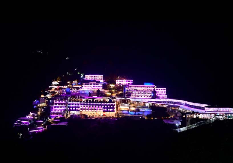 Mata Vaishnodevi Yatra: Over 1.70 Lakh Pilgrims Pay Obeisance During Navratri